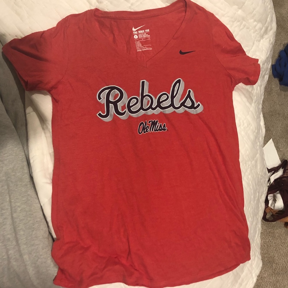 Women’s Ole miss Nike v-neck tshirt